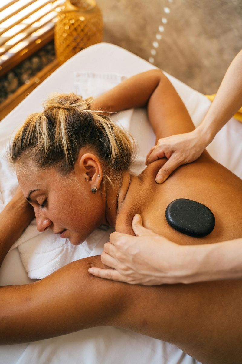 Massage aux pierres chaudes